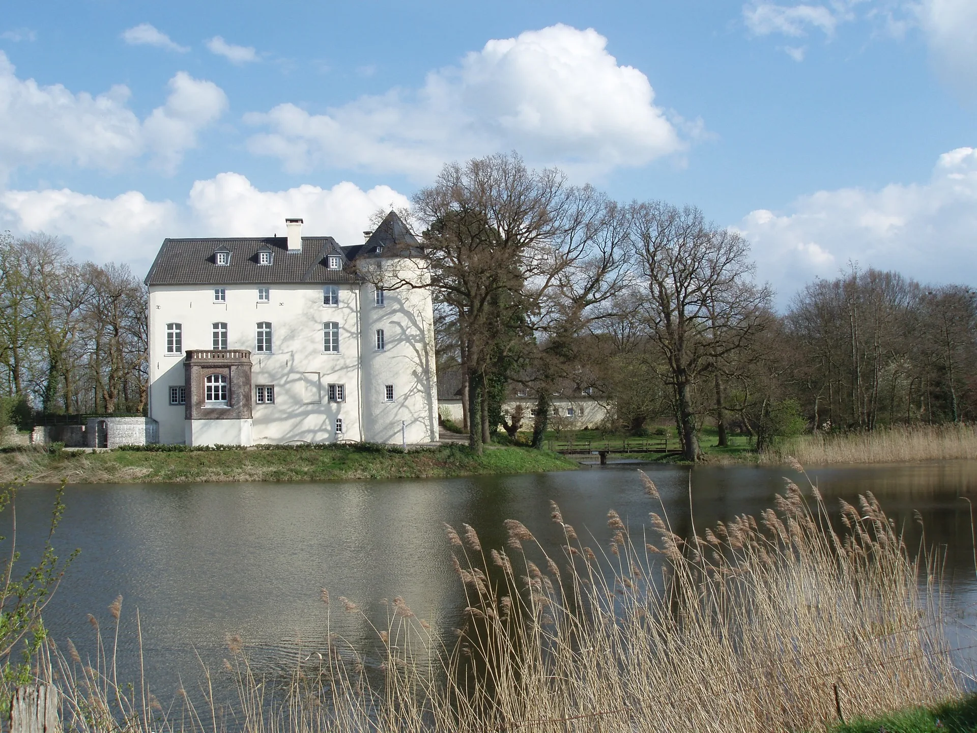 Burg Boetzelaer mit Vorburg am Boetzelaerer Meer
